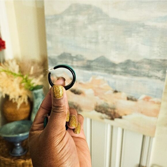 VTG Green & Black Color Block Retro Fashion Hoop Earrings. - Picture 6 of 15